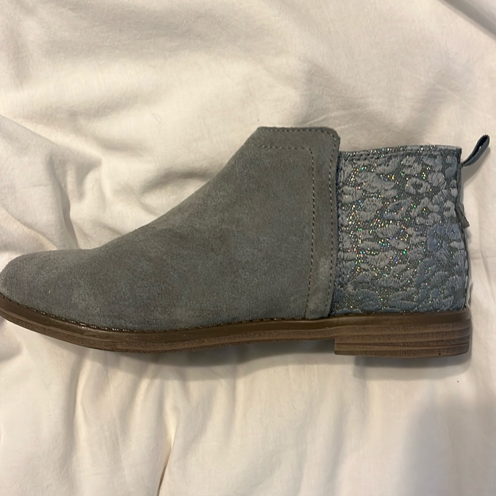COPY - Tom’s gray suede cheetah Dela boots